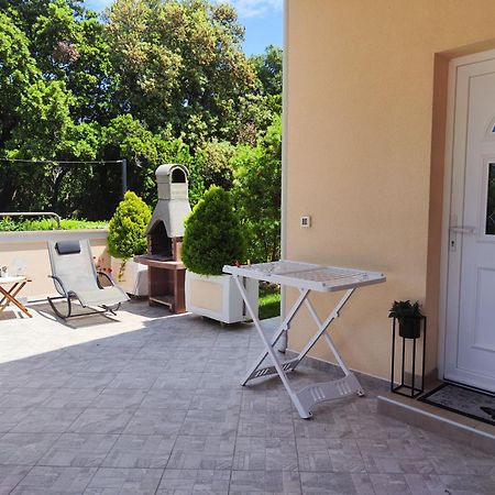 Apartmani "Sandro" Gonar Rab Town Room photo