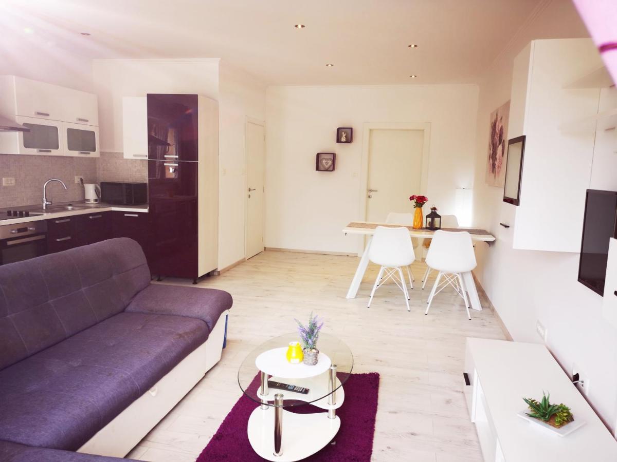 Apartmani "Sandro" Gonar Rab Town Exterior photo