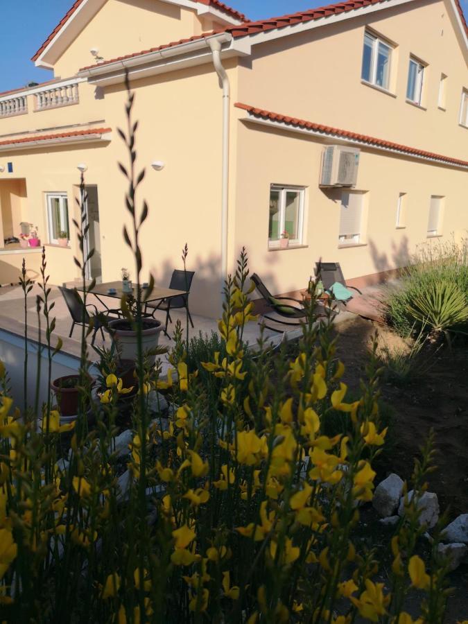 Apartmani "Sandro" Gonar Rab Town Exterior photo
