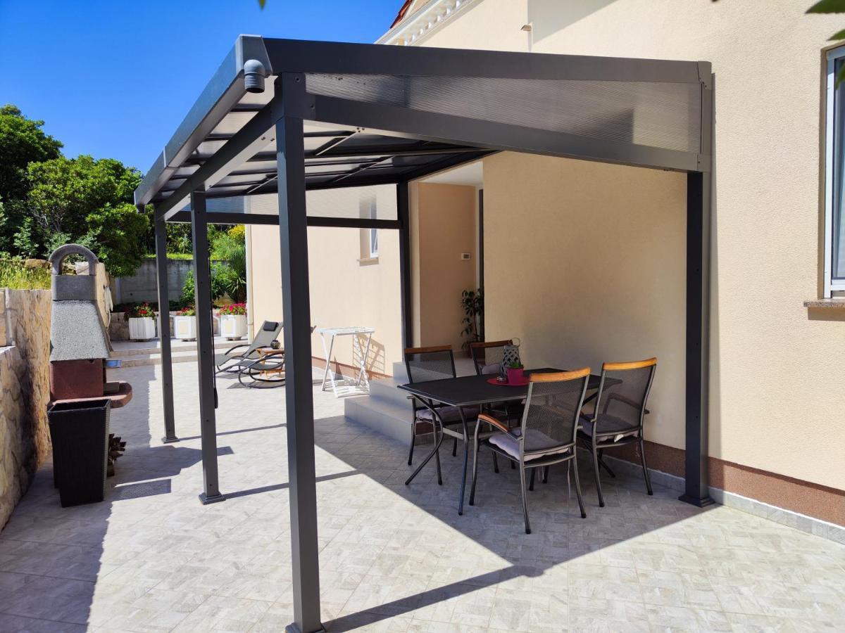 Apartmani "Sandro" Gonar Rab Town Exterior photo