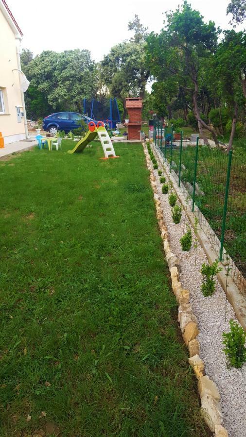 Apartmani "Sandro" Gonar Rab Town Exterior photo