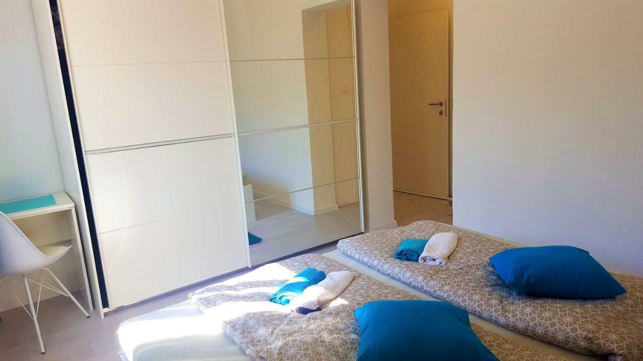 Apartmani "Sandro" Gonar Rab Town Exterior photo