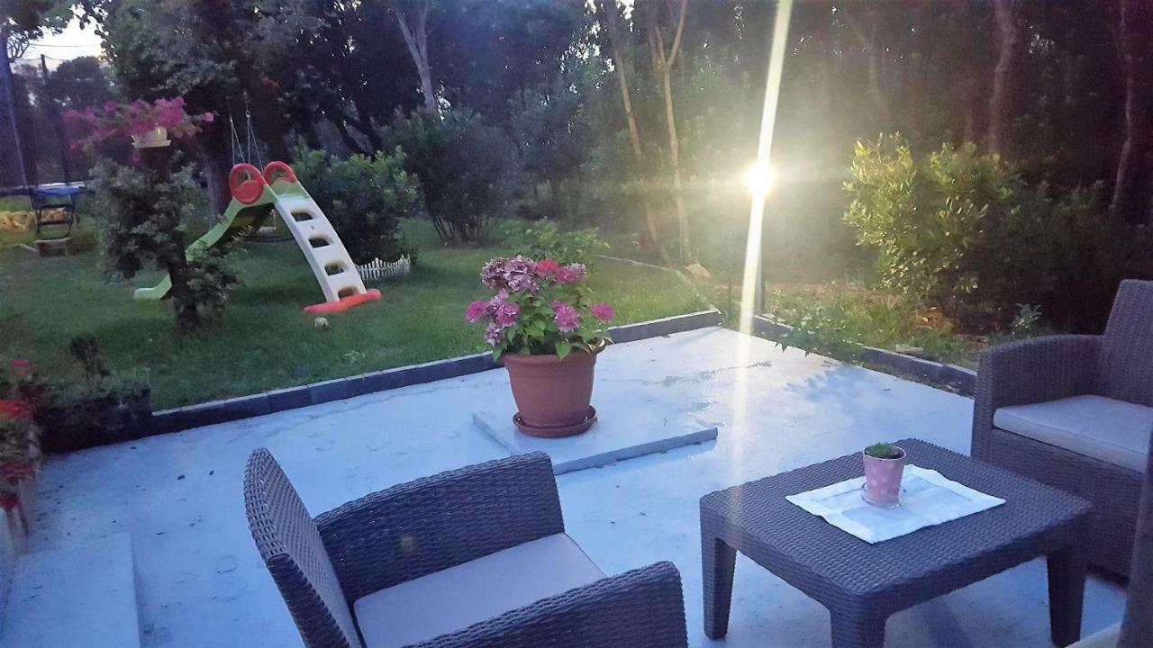 Apartmani "Sandro" Gonar Rab Town Exterior photo