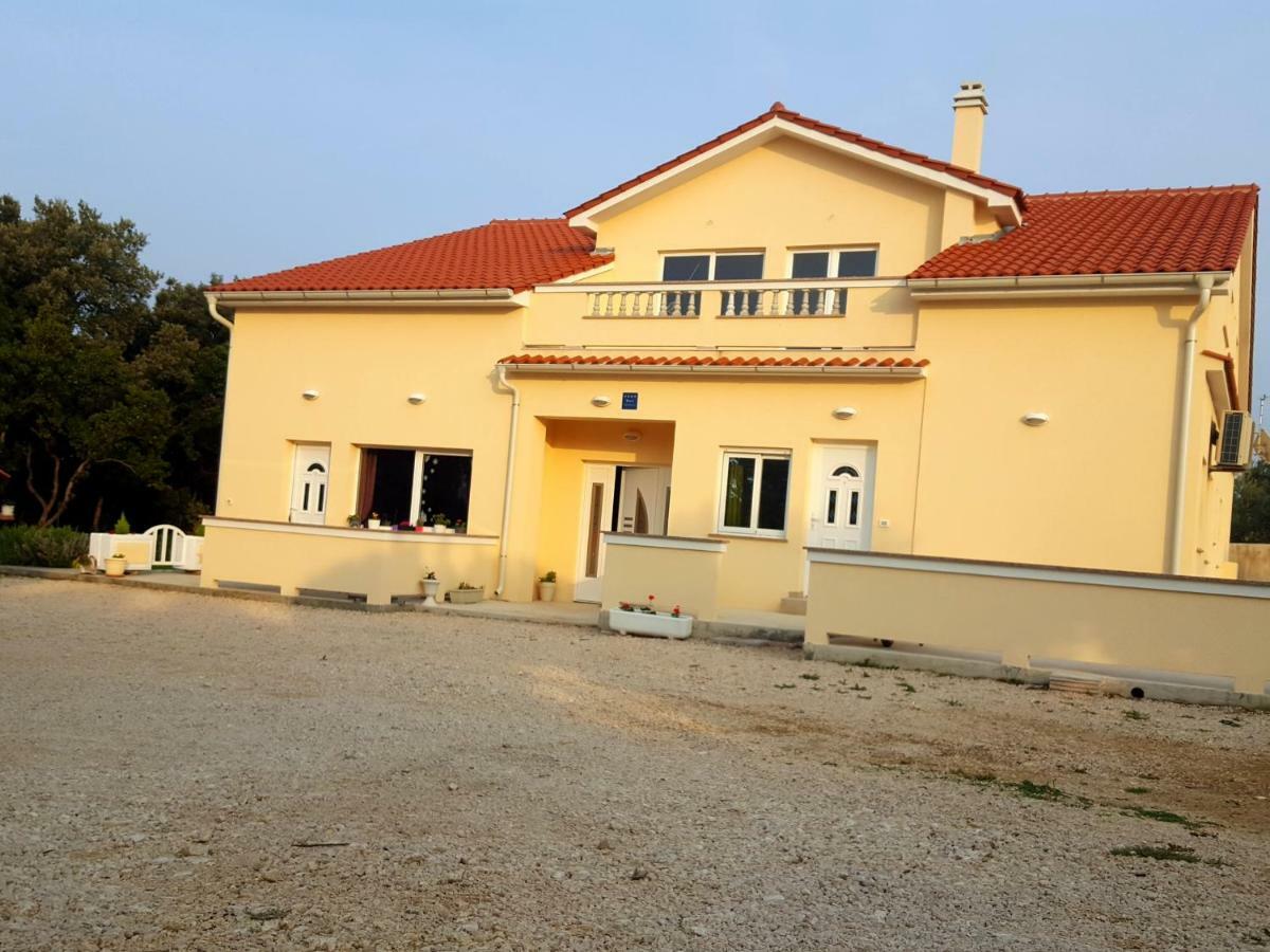 Apartmani "Sandro" Gonar Rab Town Exterior photo