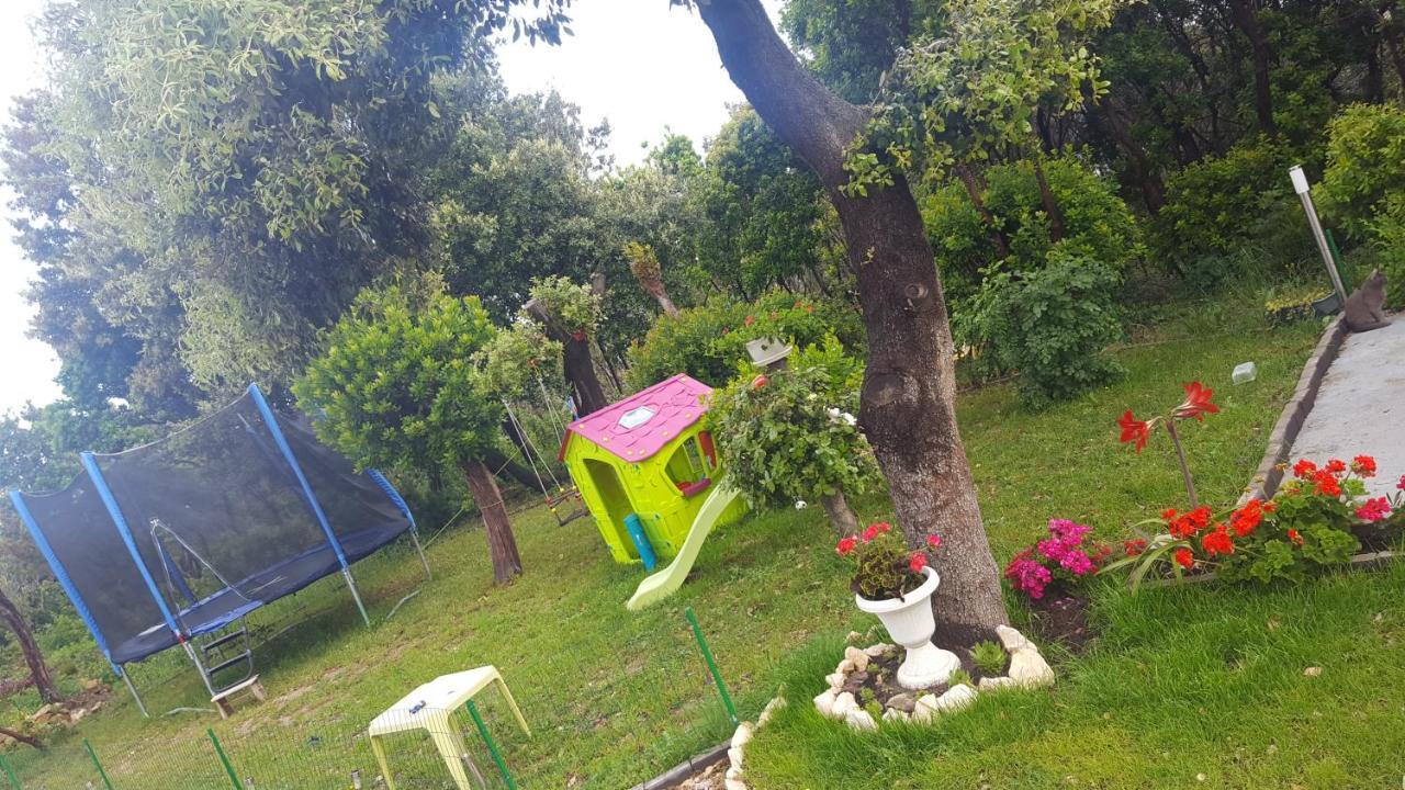 Apartmani "Sandro" Gonar Rab Town Exterior photo